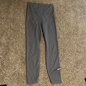 Nike maternity leggings